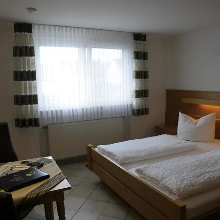 Zur Krone Kro Mitteleschenbach